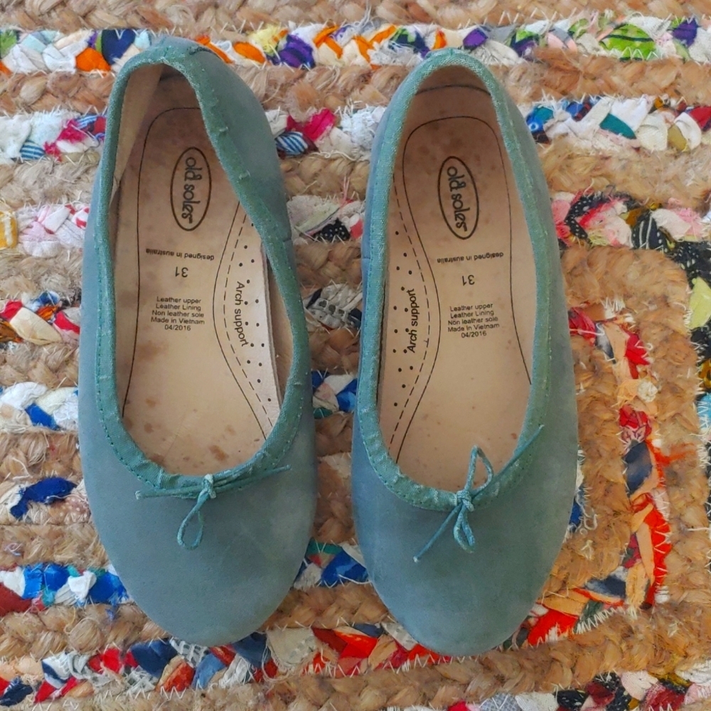 Old Soles Blue Leather Ballerina Flats with Adjustable Bow Size 31, or 1…